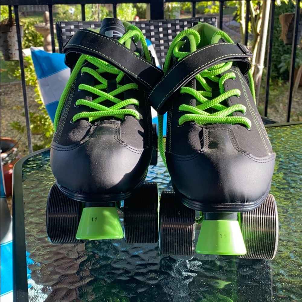 Men’s roller skates